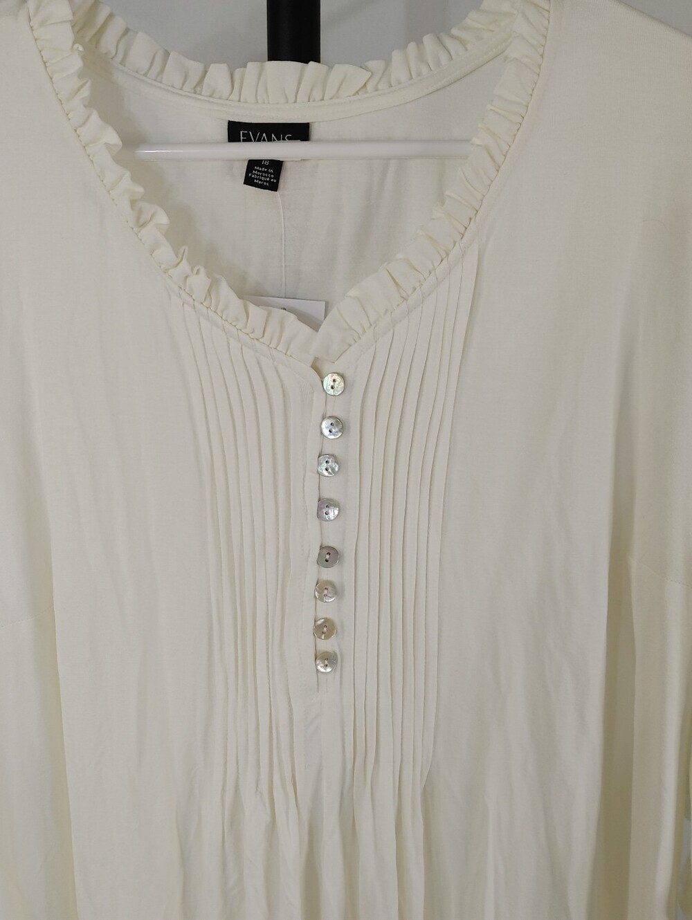 Evans Womens Size 18 NWT Ivory Tunic Top Pintuck Ruffle 3/4 Sleeve Plus - Picture 3 of 10